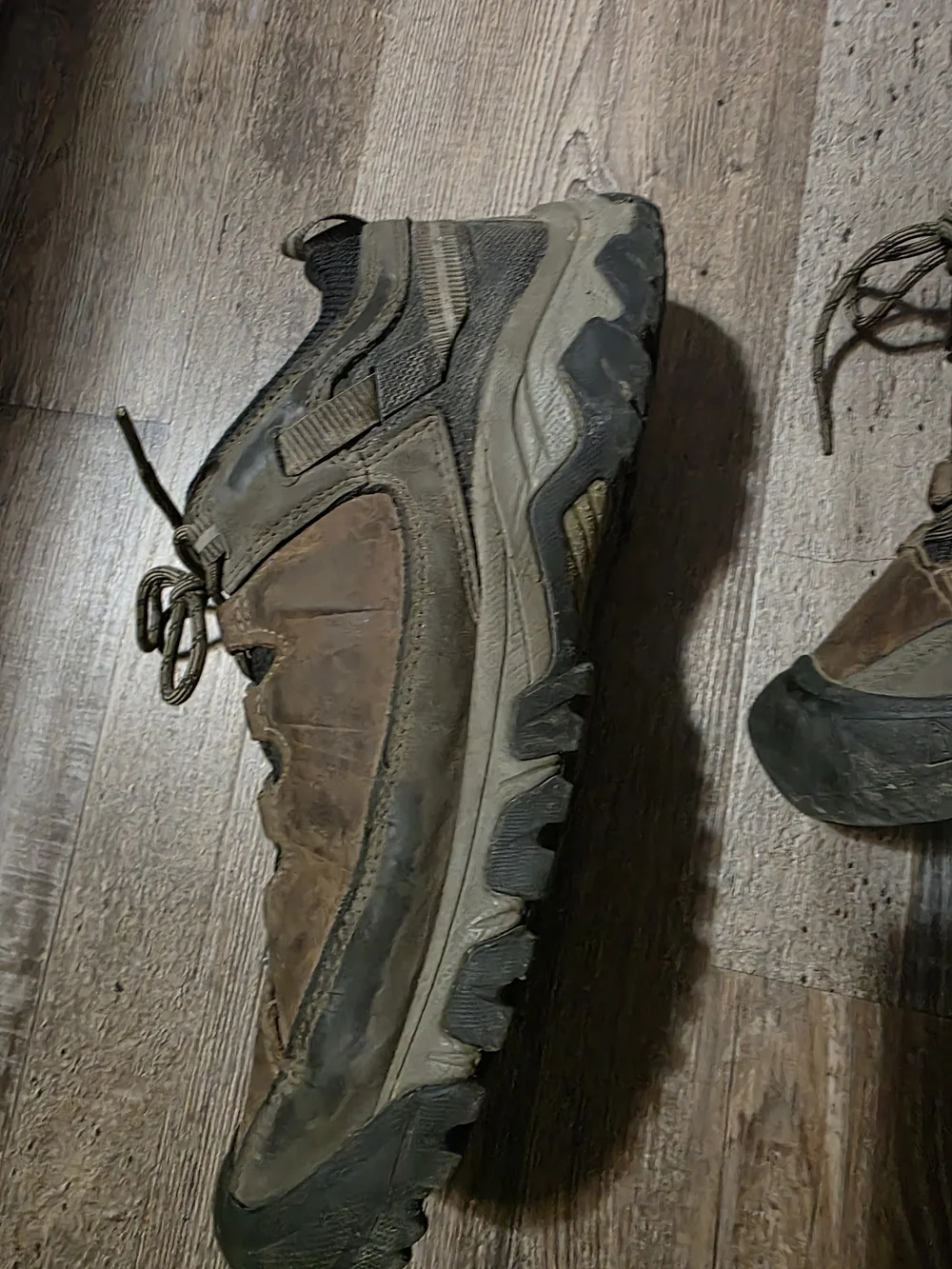 Keen Men's Brown and Black Leather Hiking Shoes